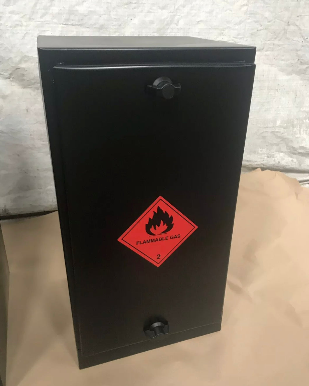 Camper Gas Safety Sealed Steel Cabinet Locker box 6kg Propane Bottle & FULL KIT