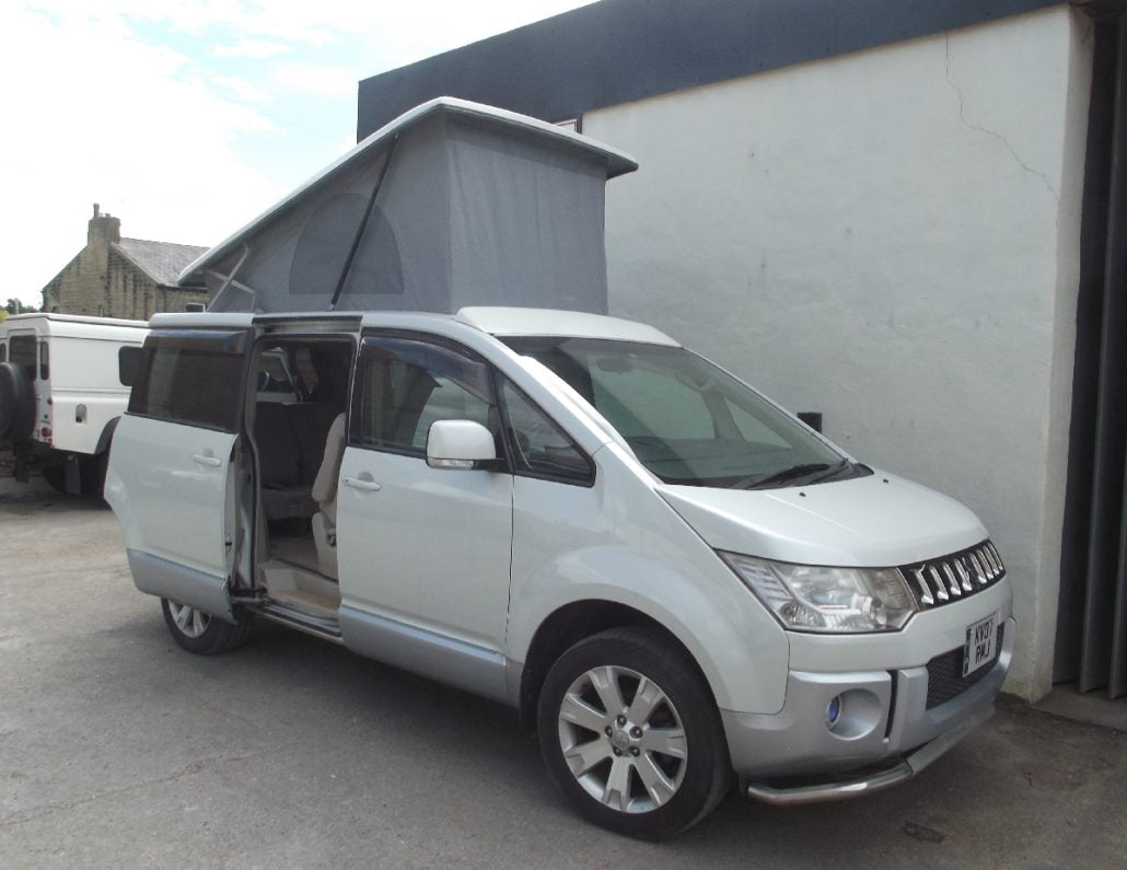 Drivelodge Mitsubishi Delica D5 elevating roof and fitting